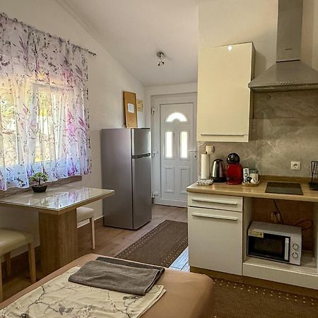 Apartman Meghan プーラ エクステリア 写真