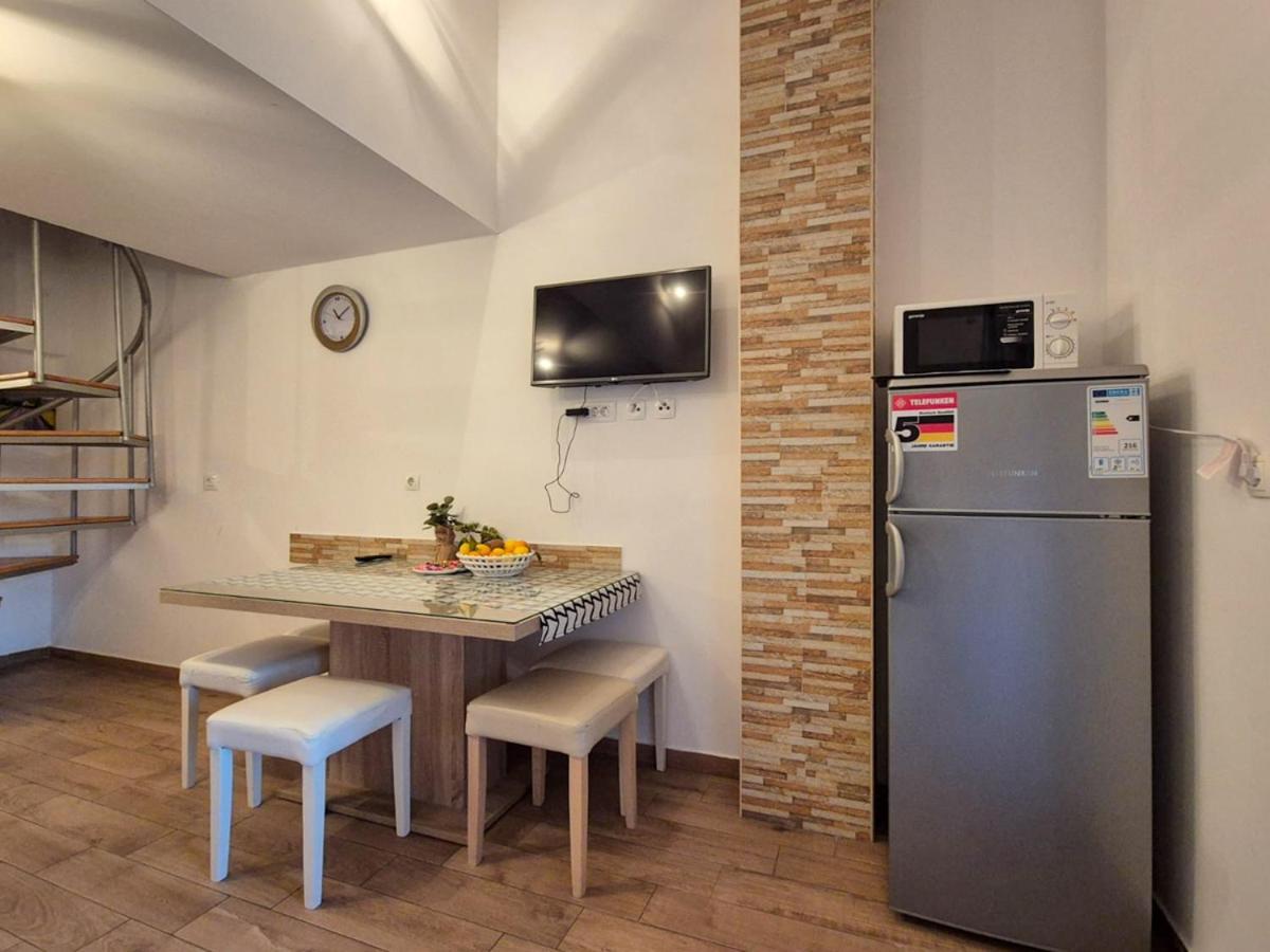 Apartman Meghan プーラ エクステリア 写真