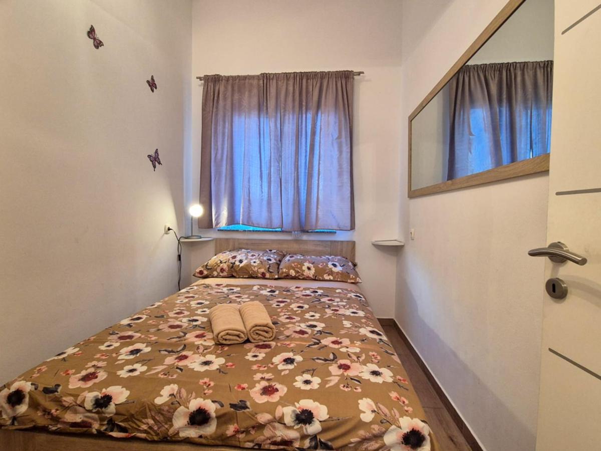 Apartman Meghan プーラ エクステリア 写真