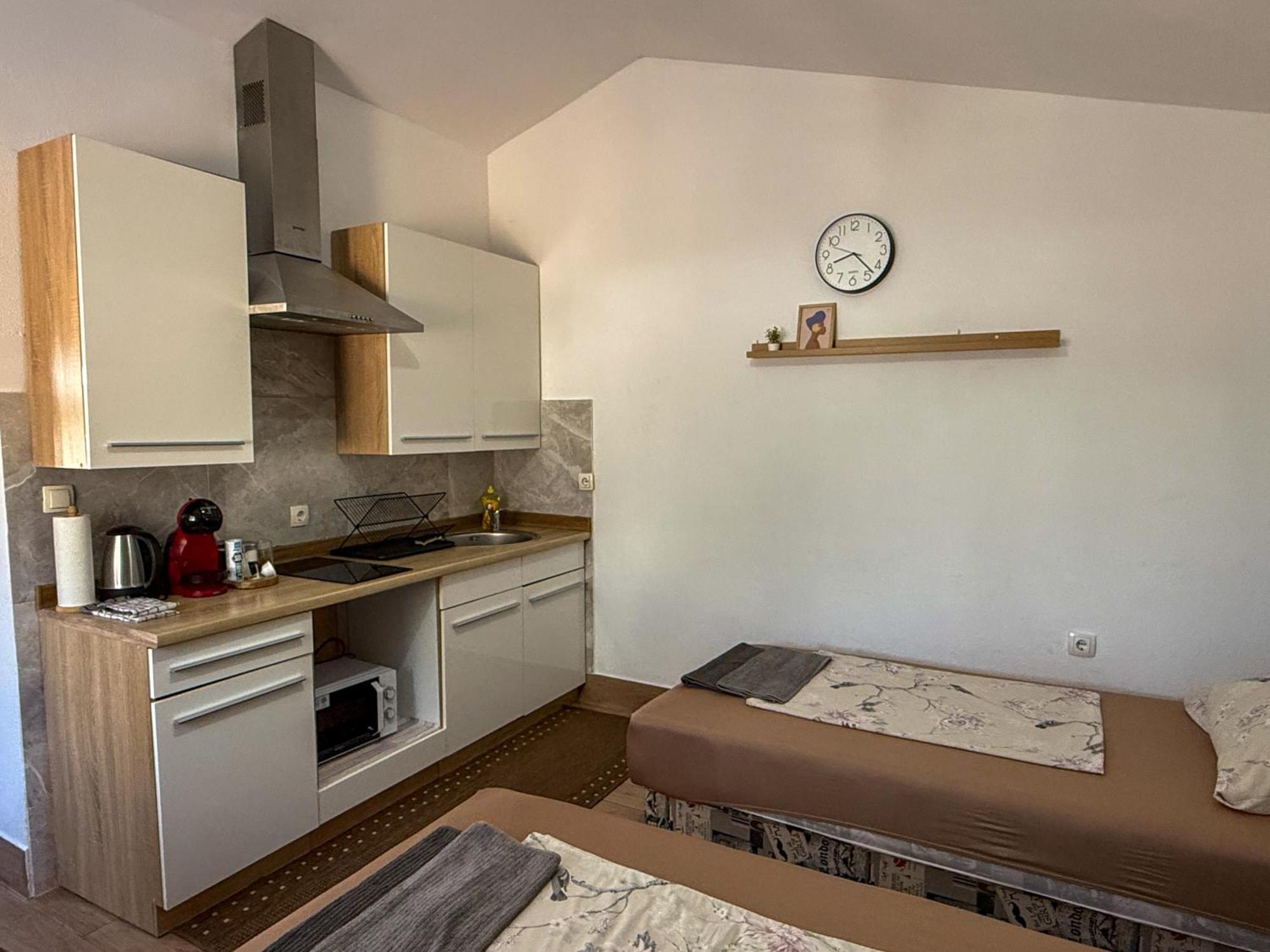 Apartman Meghan プーラ エクステリア 写真